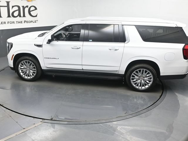 Used 2025 GMC Yukon XL Denali AWD/4WD image 42