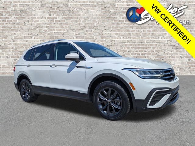 Certified 2023 Volkswagen Tiguan SE image 2
