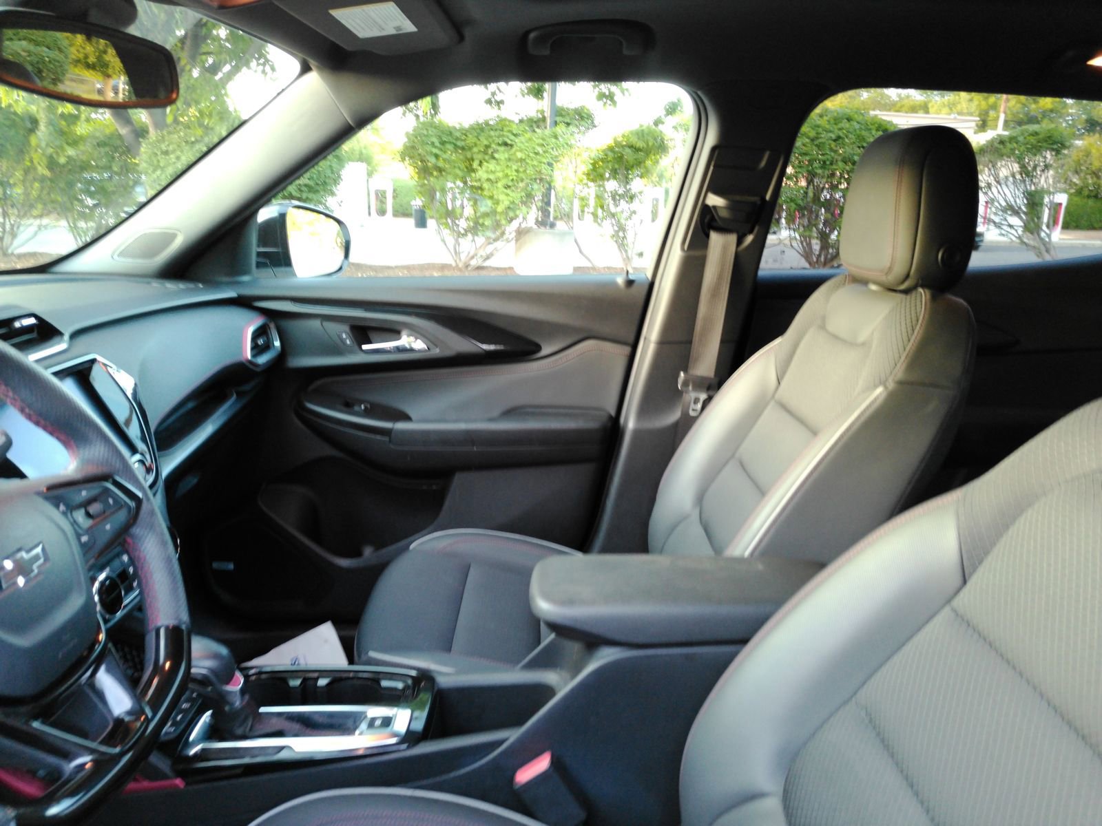 Used 2023 Chevrolet TrailBlazer RS w/ Sun and Liftgate Package AWD/4WD image 9