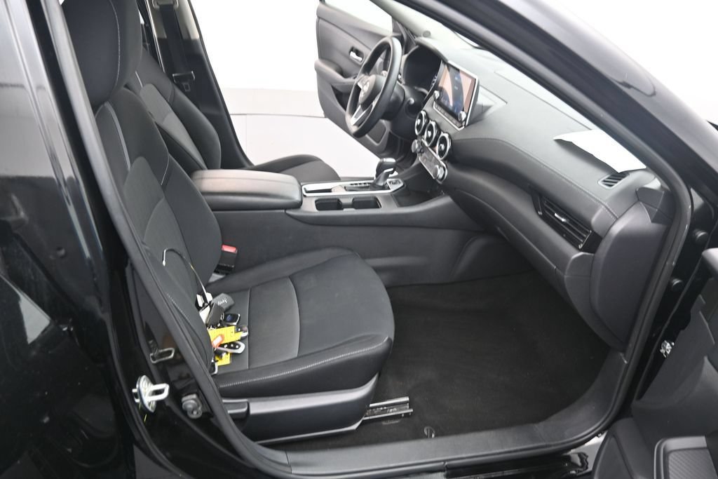 Used 2024 Nissan Sentra SV FWD image 19