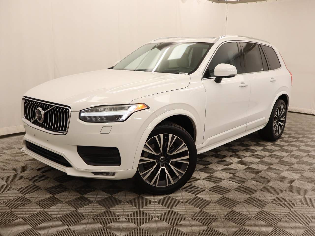 Used 2020 Volvo XC90 T6 Momentum w/ Protection Package Premier AWD/4WD image 1