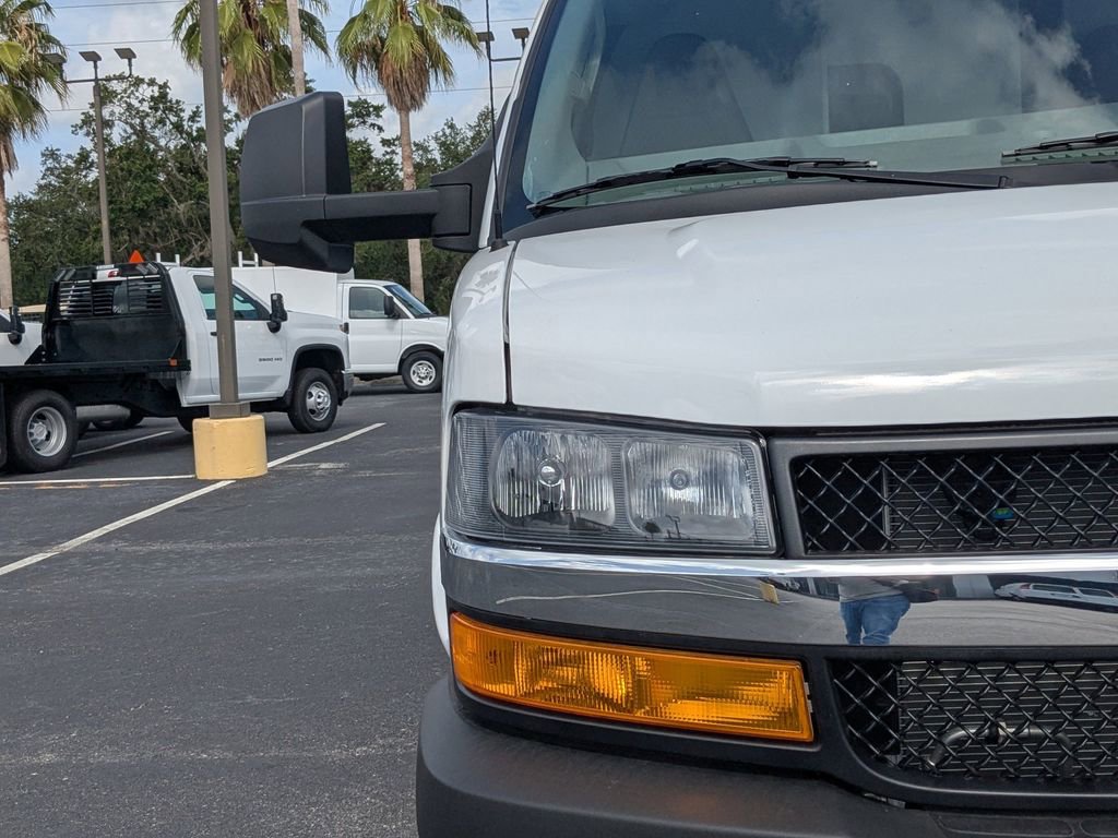 New 2025 Chevrolet Express 3500 w/ Power Convenience Package image 10