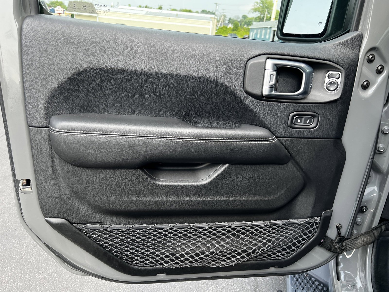 Used 2018 Jeep Wrangler Unlimited Sahara image 11