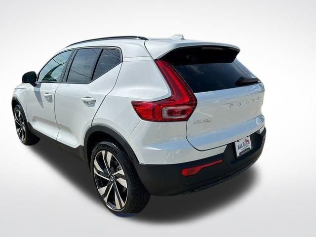 New 2025 Volvo XC40 B5 Ultra w/ Protection Package AWD/4WD image 6