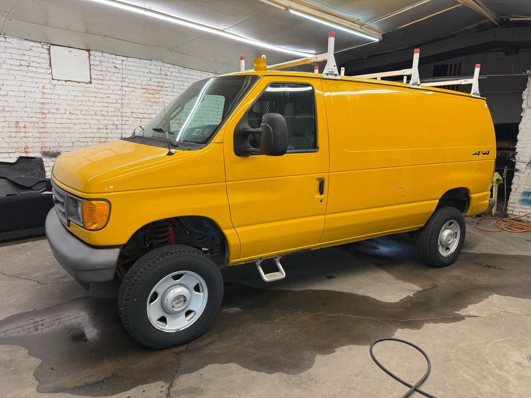 Used 2007 Ford E-350 and Econoline 350 Super Duty RWD image 1