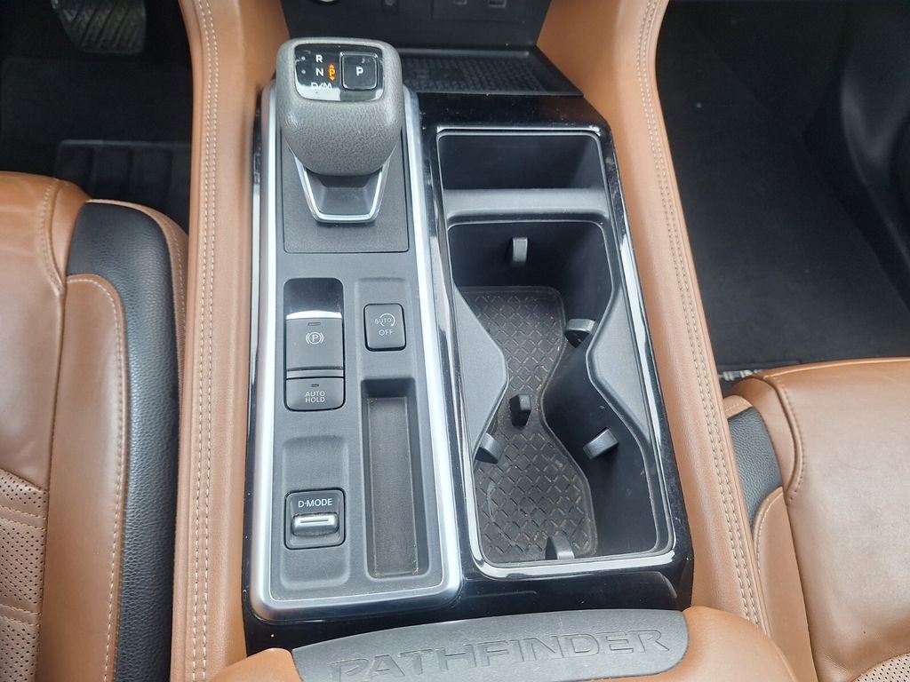 Used 2024 Nissan Pathfinder Platinum FWD image 18