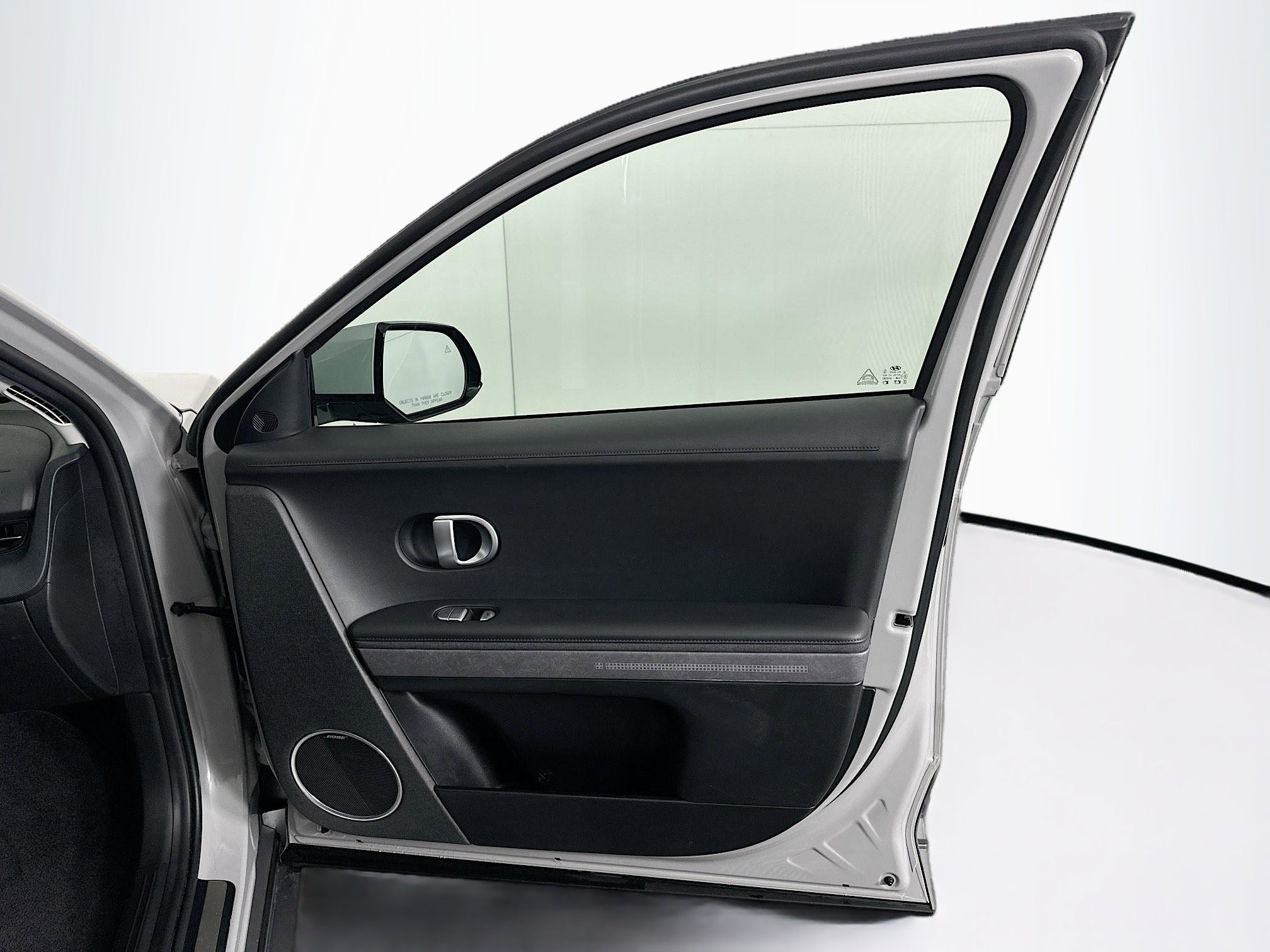 Used 2024 Hyundai Ioniq 5 Limited image 33