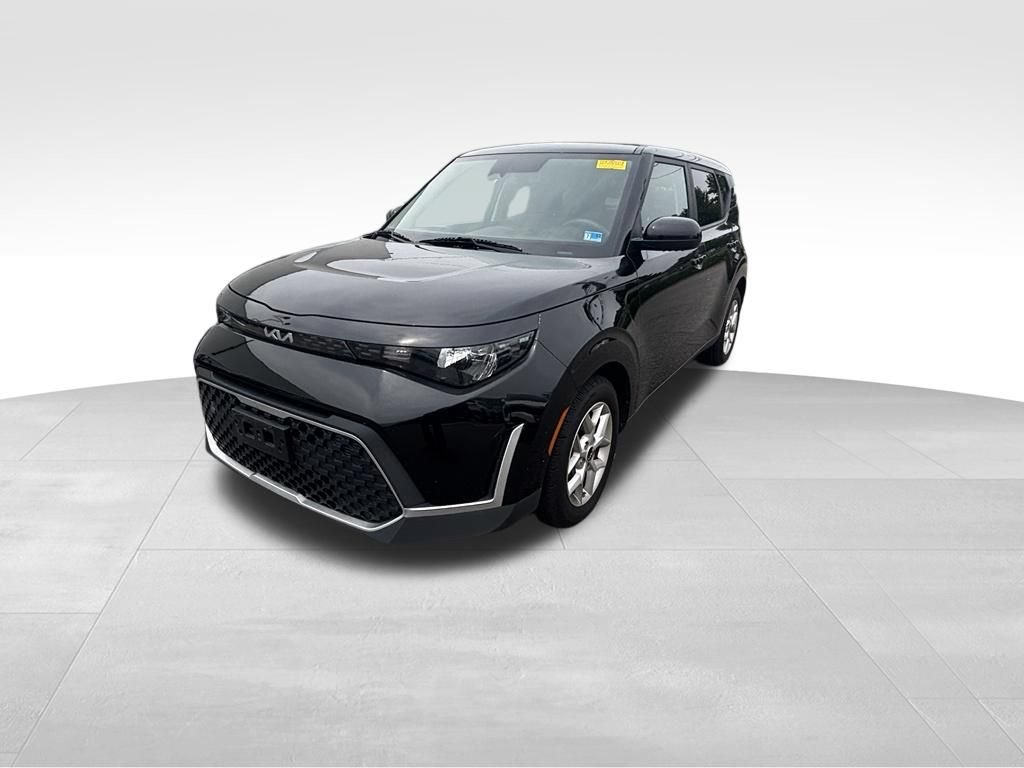 Used 2023 Kia Soul S FWD image 3