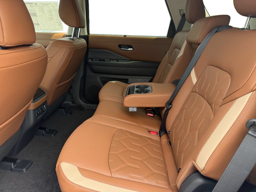 New 2026 Nissan Pathfinder Platinum w/ Accent Package AWD/4WD image 15