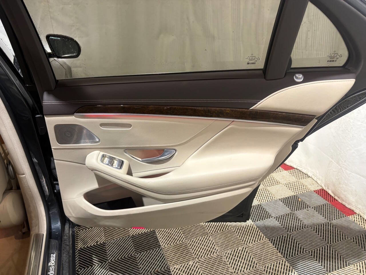 Used 2015 Mercedes-Benz S 550 4MATIC Sedan image 11