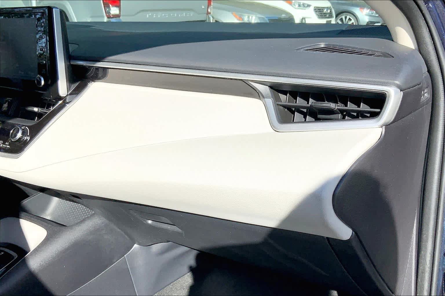Used 2020 Toyota Corolla LE FWD image 18