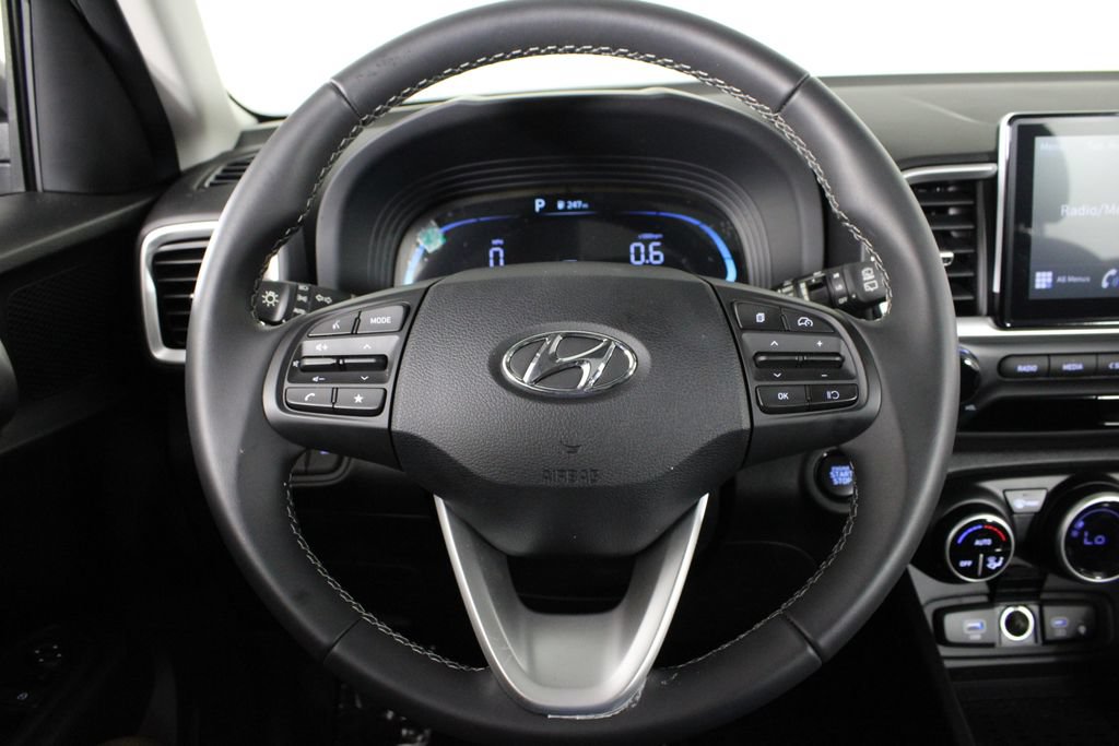 Used 2026 Hyundai Venue SEL FWD image 10