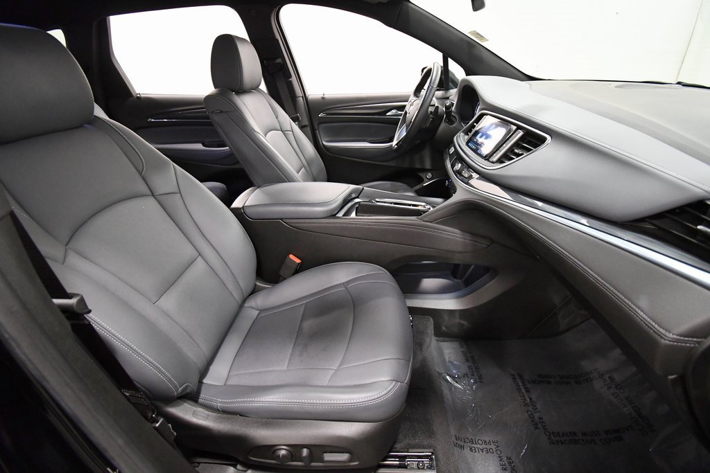 Used 2023 Buick Enclave Essence w/ Sport Touring Edition image 18