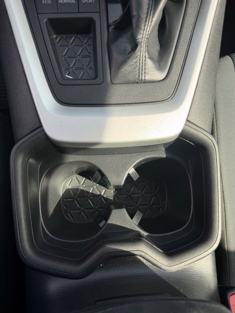 Used 2021 Toyota RAV4 LE FWD image 21