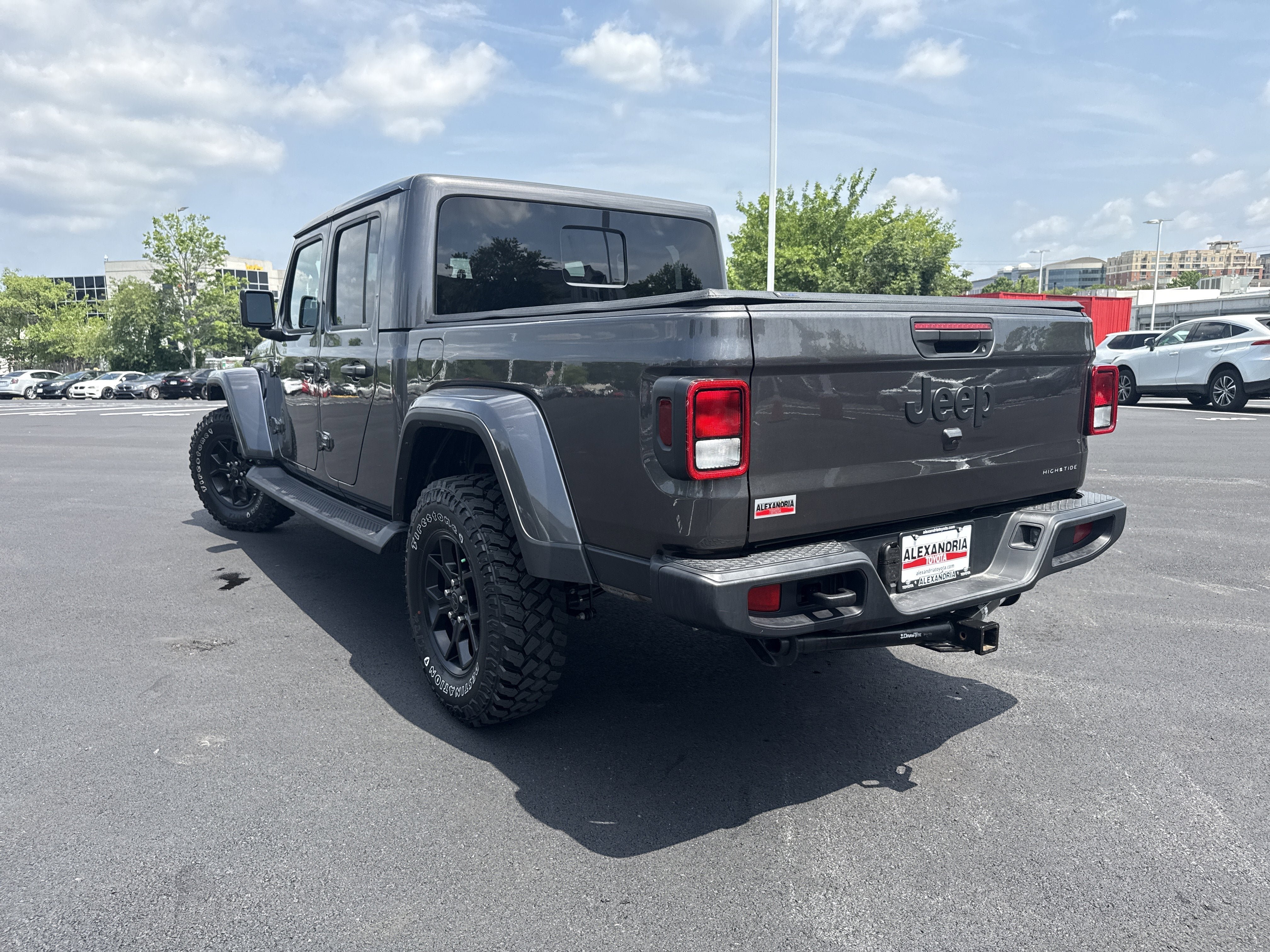 Used 2025 Jeep Gladiator Sport AWD/4WD image 5