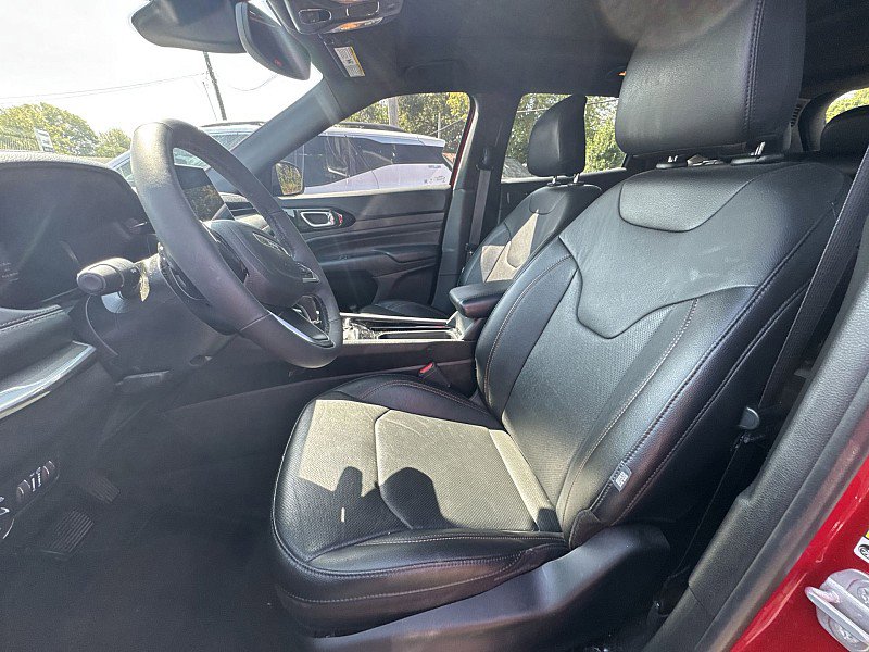 Used 2024 Jeep Compass Limited image 11