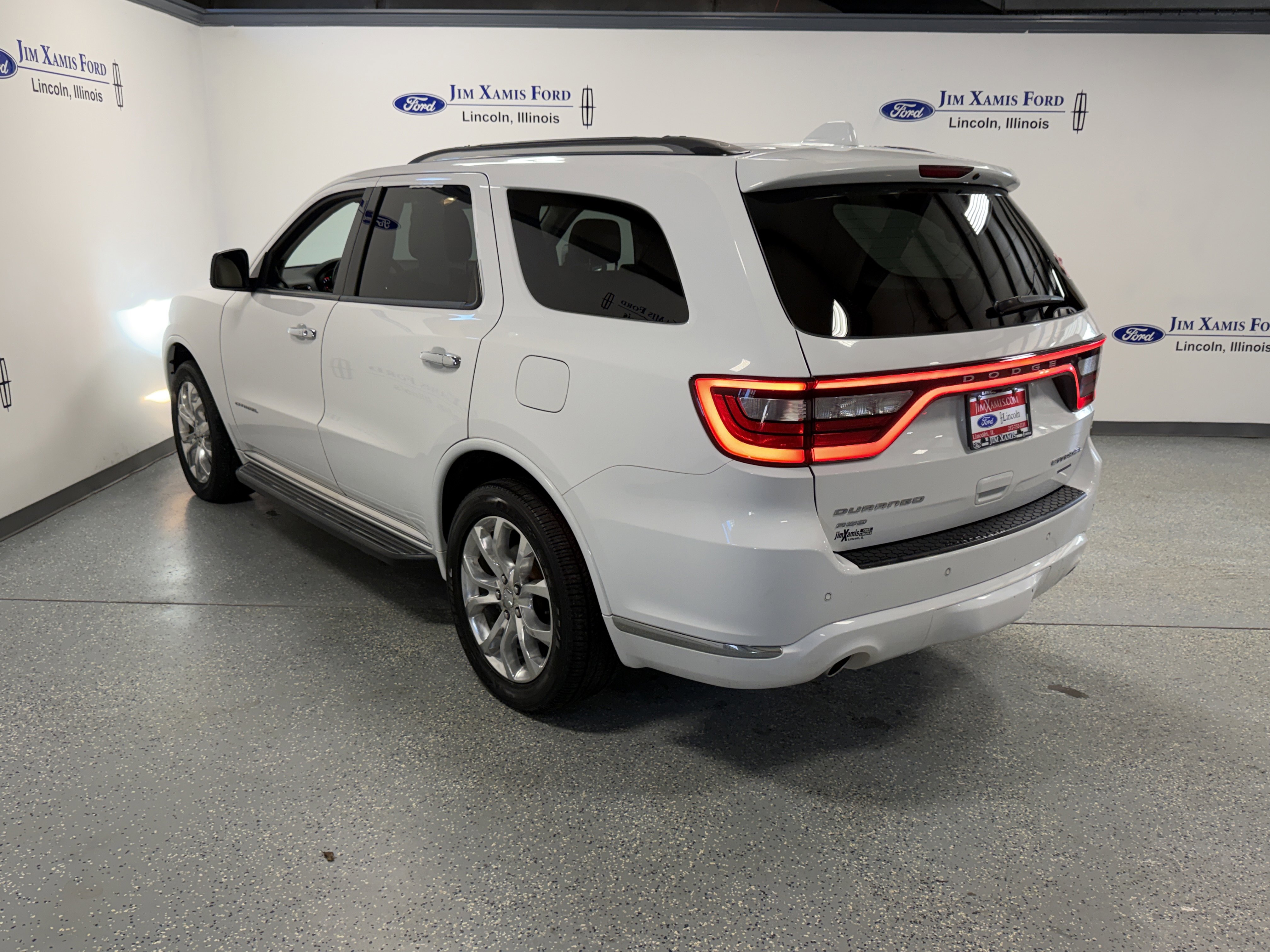 Used 2016 Dodge Durango Citadel w/ Premium Entertainment Group image 34