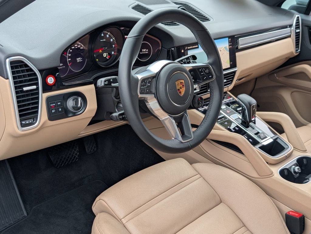 Certified 2023 Porsche Cayenne Platinum Edition AWD/4WD image 4