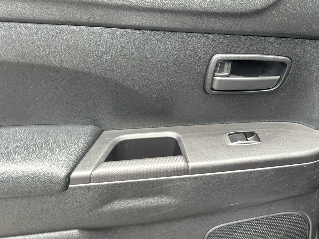 Used 2015 Mitsubishi Outlander Sport ES FWD image 23