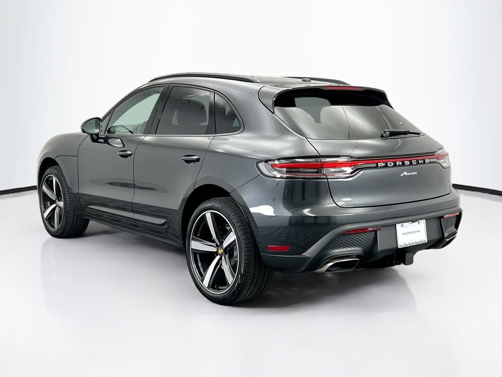 Used 2026 Porsche Macan AWD/4WD image 3