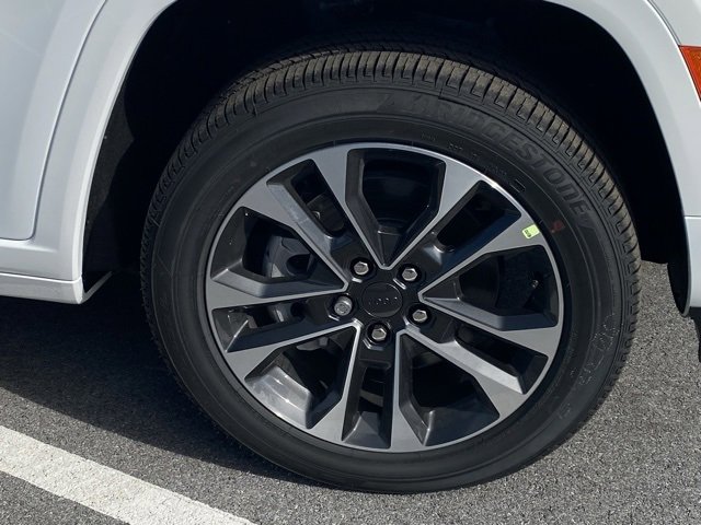 New 2025 Jeep Grand Cherokee L Overland image 11