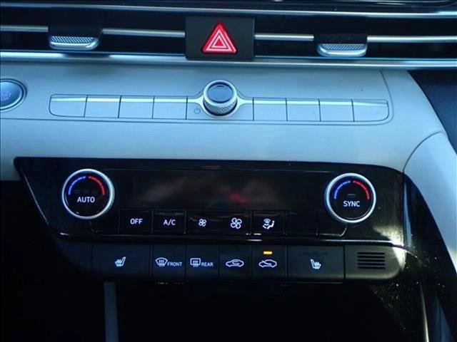 Used 2023 Hyundai Elantra Limited image 18