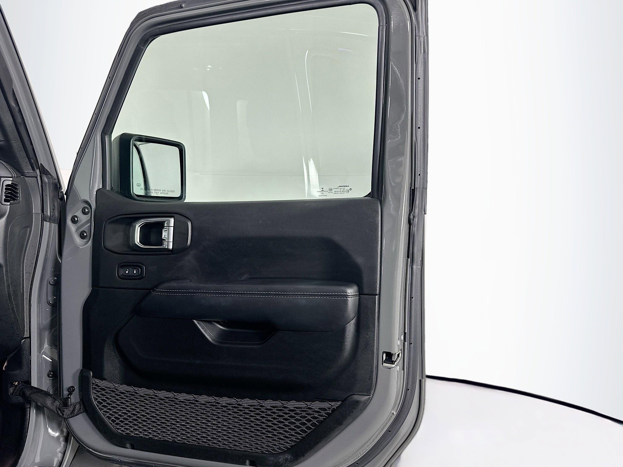 Used 2022 Jeep Wrangler Sahara w/ Cold Weather Group image 31