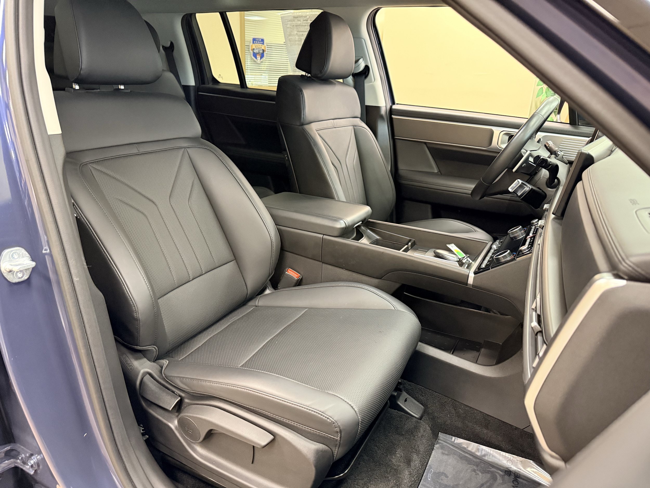 Used 2025 Hyundai Santa Fe SEL AWD/4WD image 16