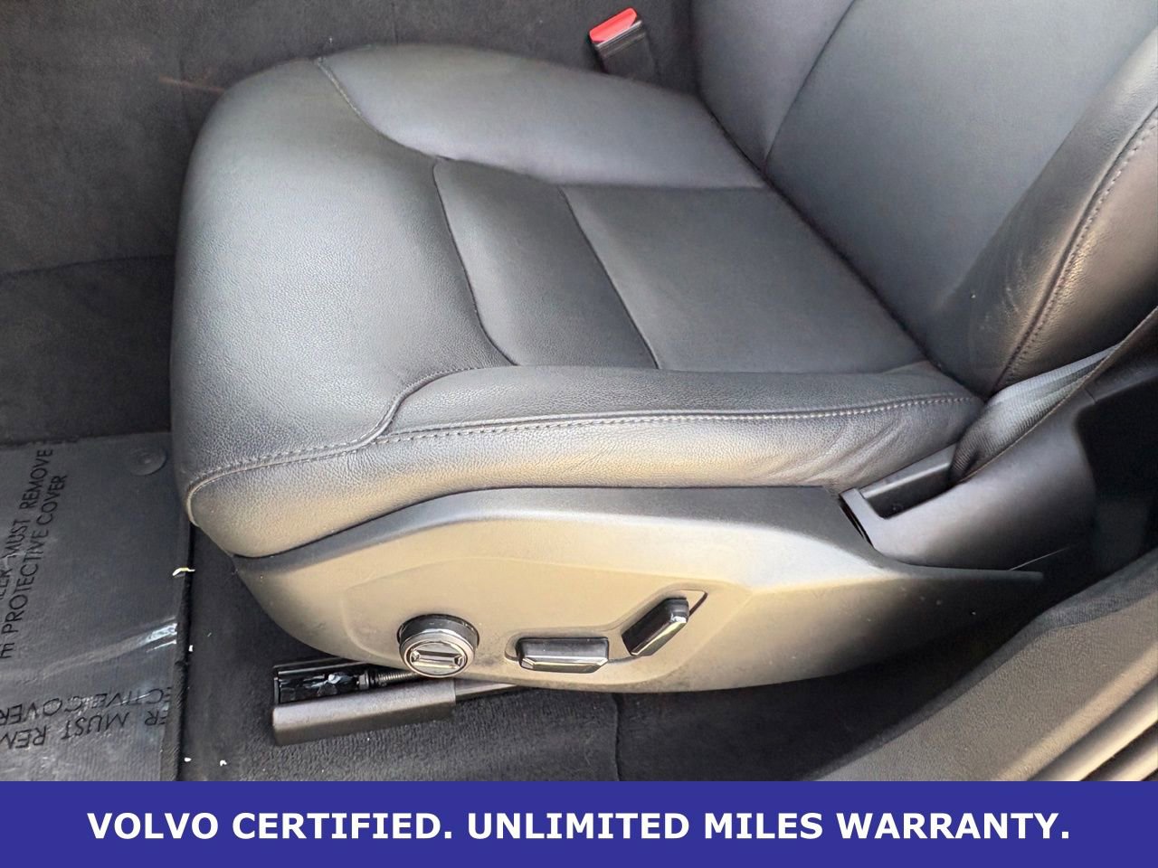 Certified 2025 Volvo XC60 B5 Core image 31