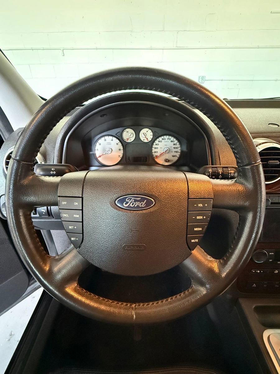 Used 2006 Ford Freestyle Limited image 32