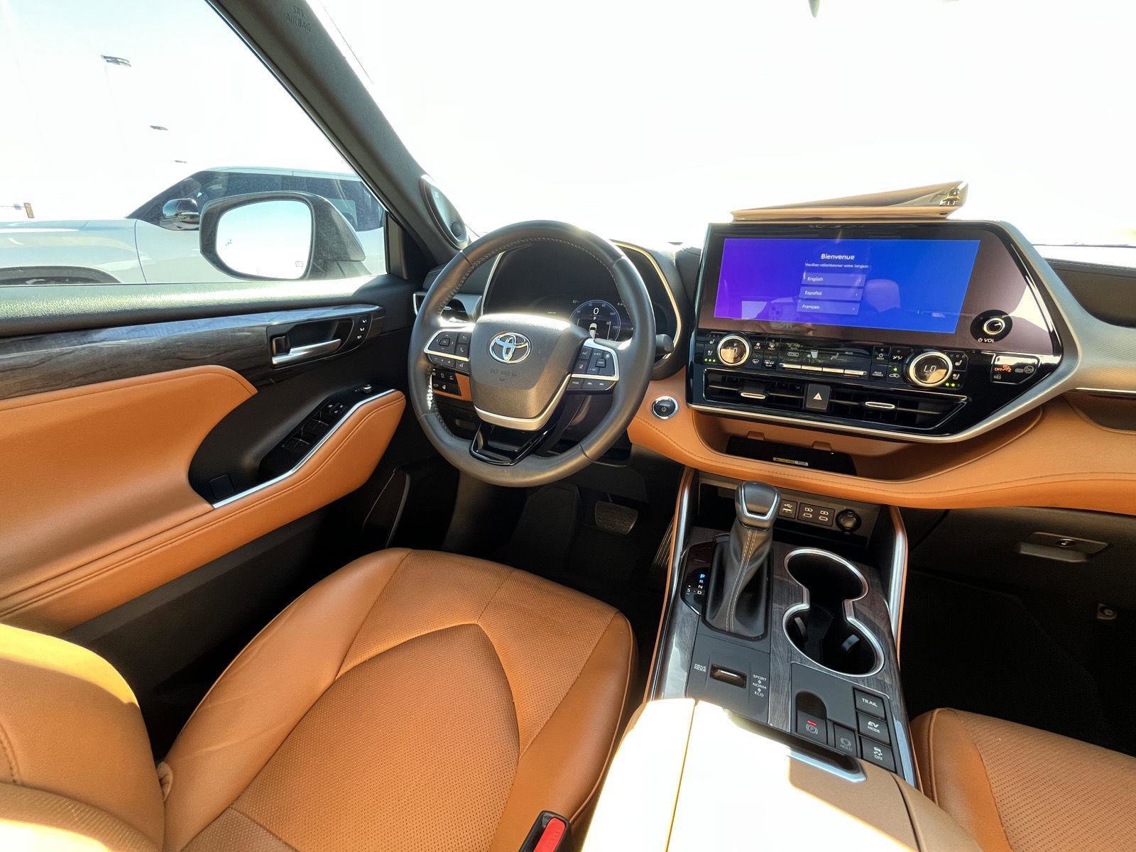 Used 2023 Toyota Highlander Platinum image 30