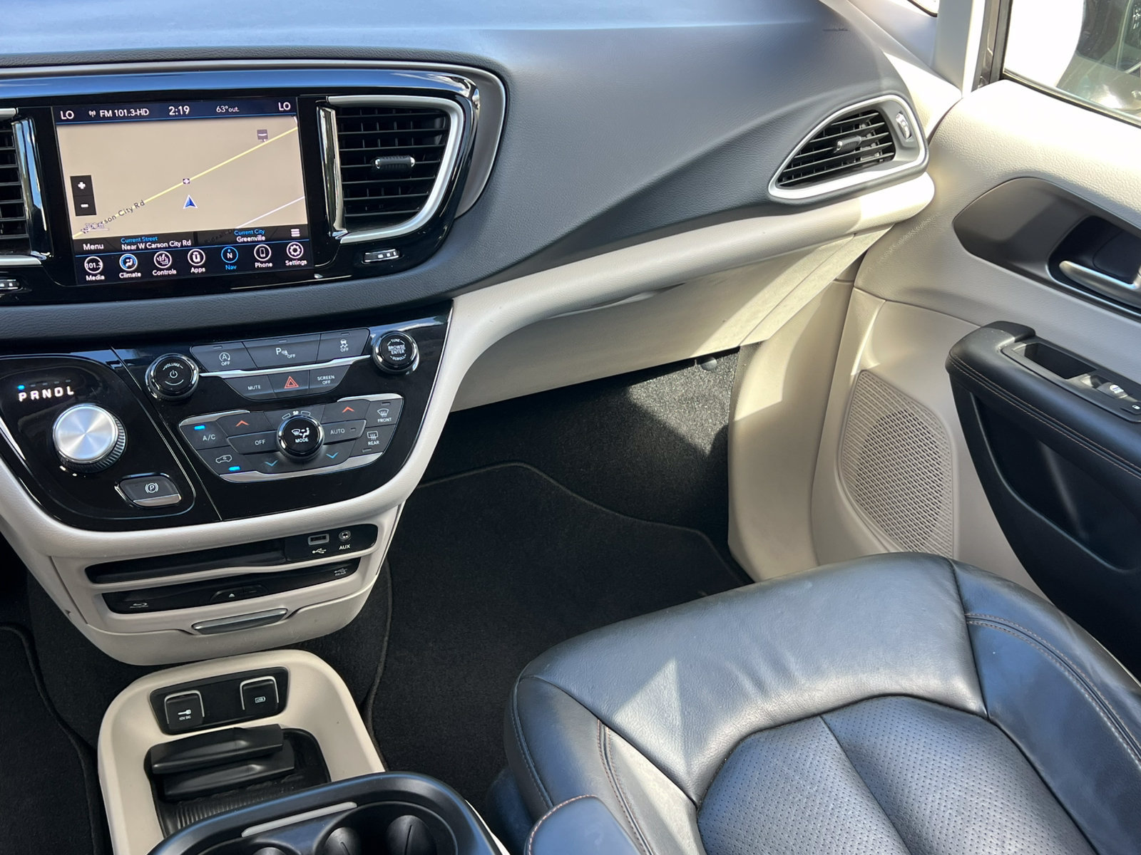 Used 2020 Chrysler Pacifica Touring-L Plus FWD image 37