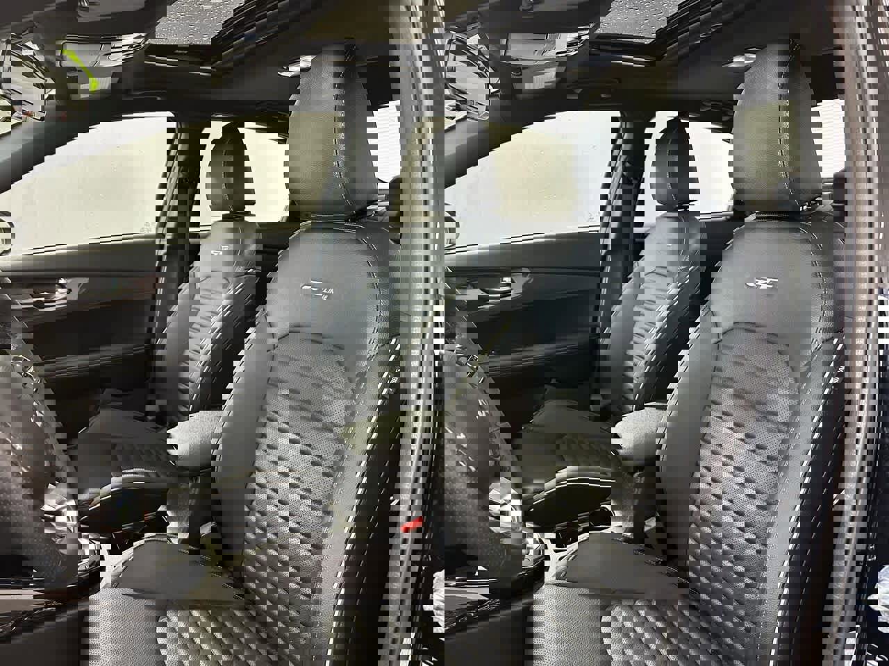 Used 2024 Kia Forte GT-Line w/ GT-Line Premium Package image 11