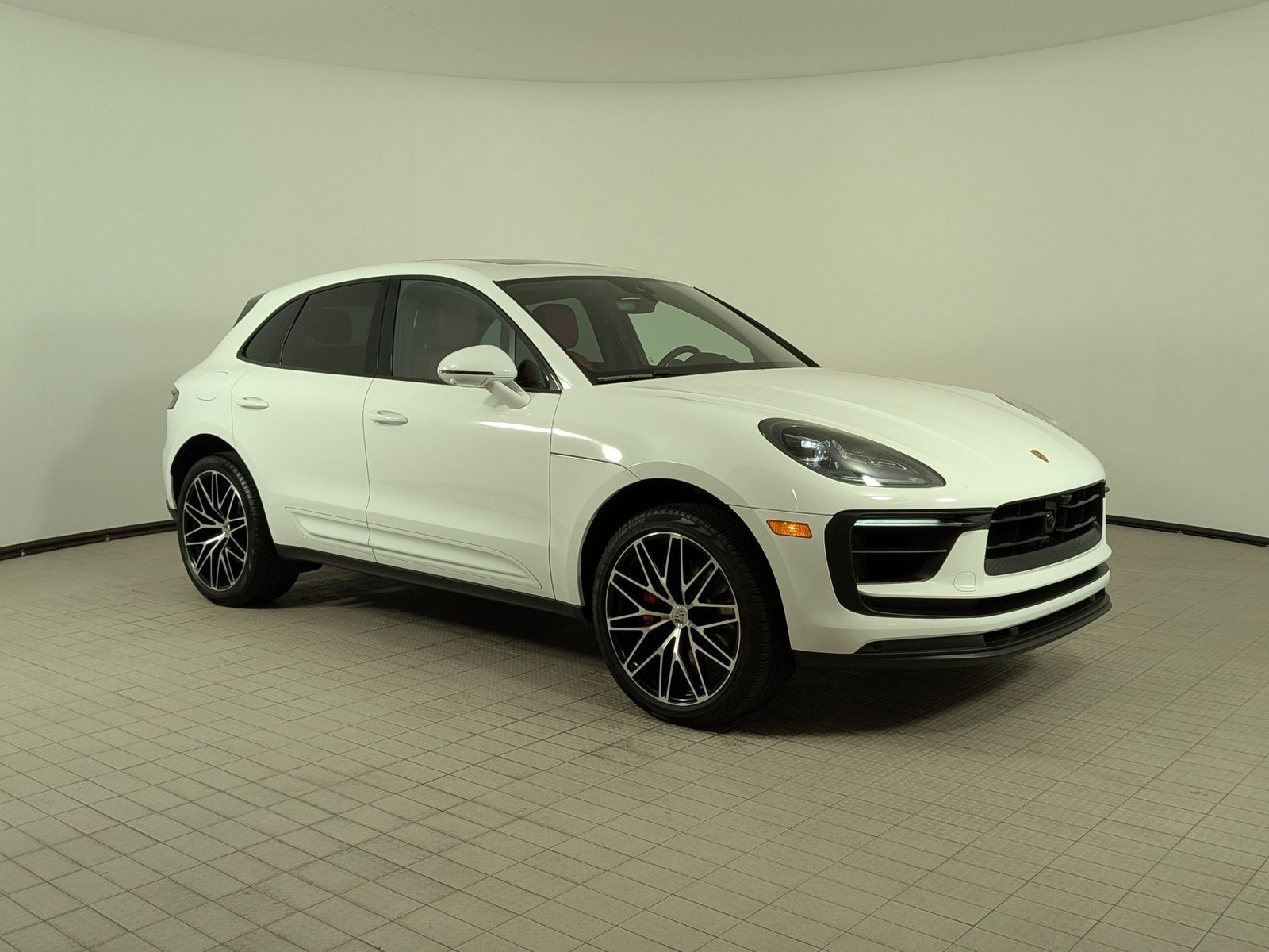 Certified 2025 Porsche Macan S AWD/4WD image 7