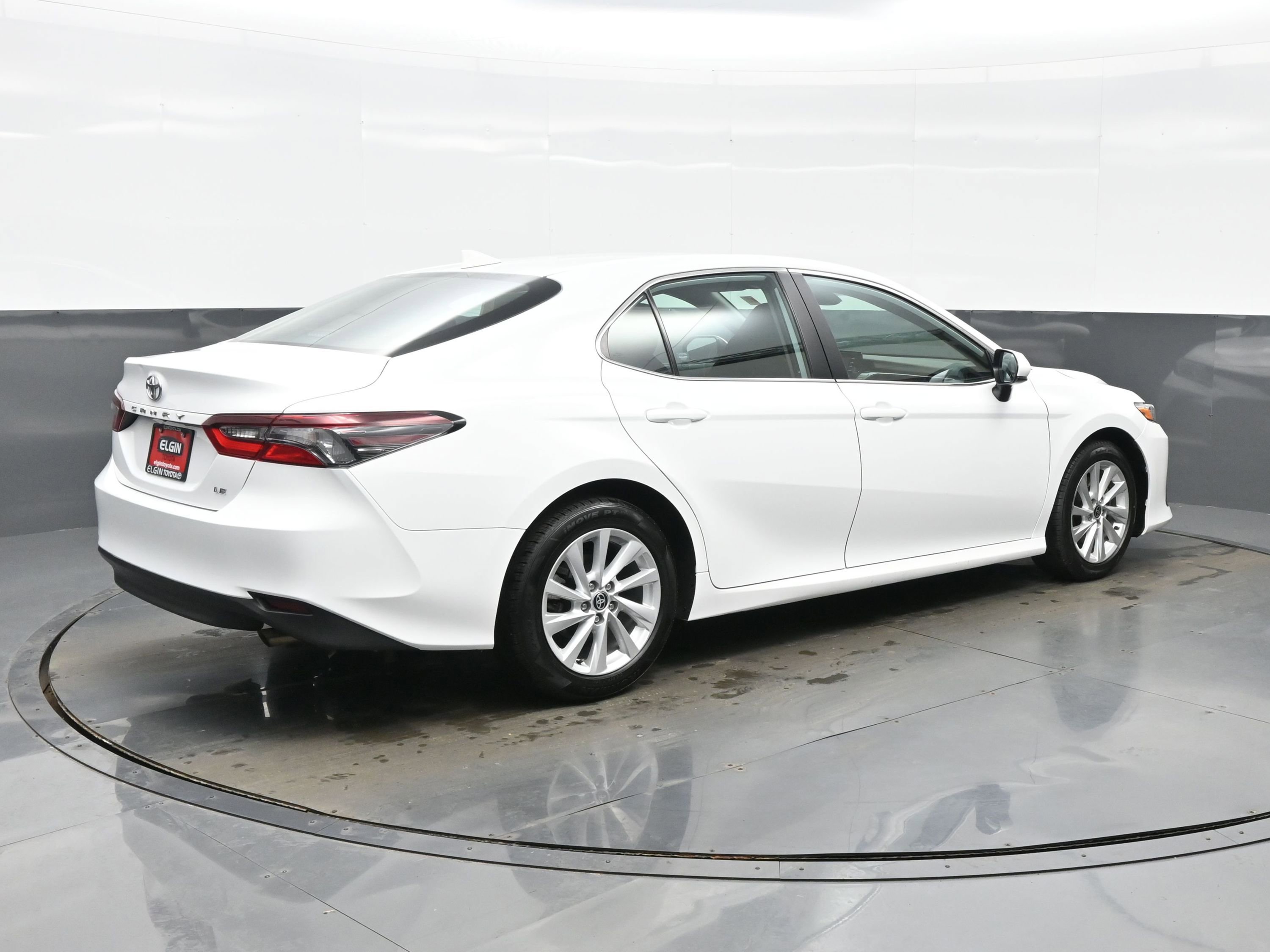 Used 2024 Toyota Camry LE image 6