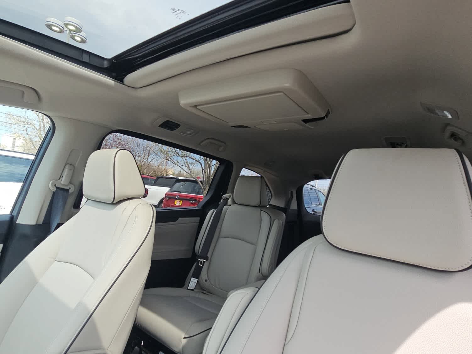 Used 2026 Honda Odyssey Touring image 6