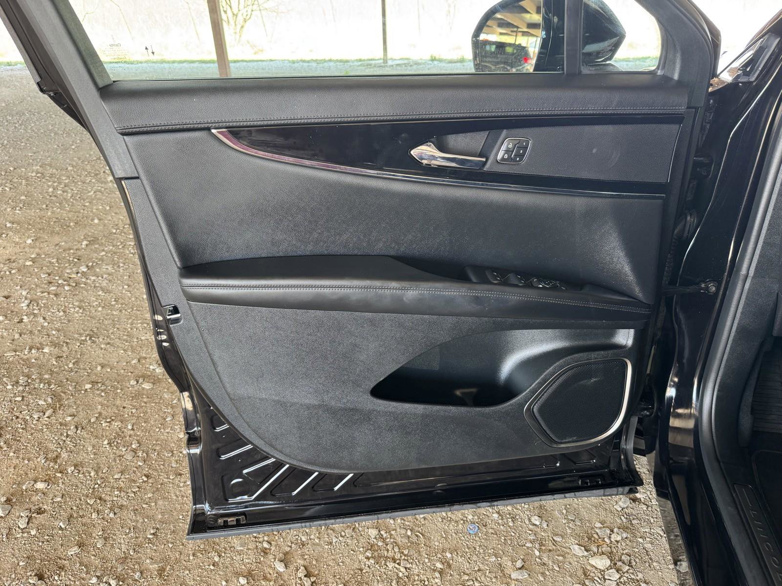 Used 2023 Lincoln Nautilus AWD image 19