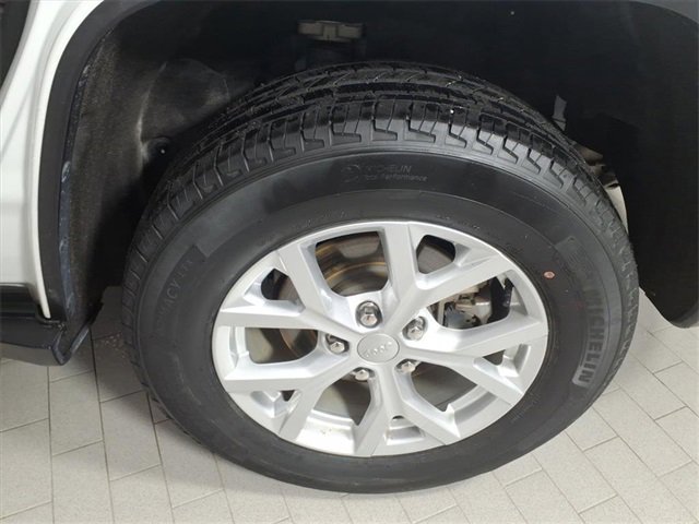 Used 2023 Jeep Grand Cherokee Limited image 16