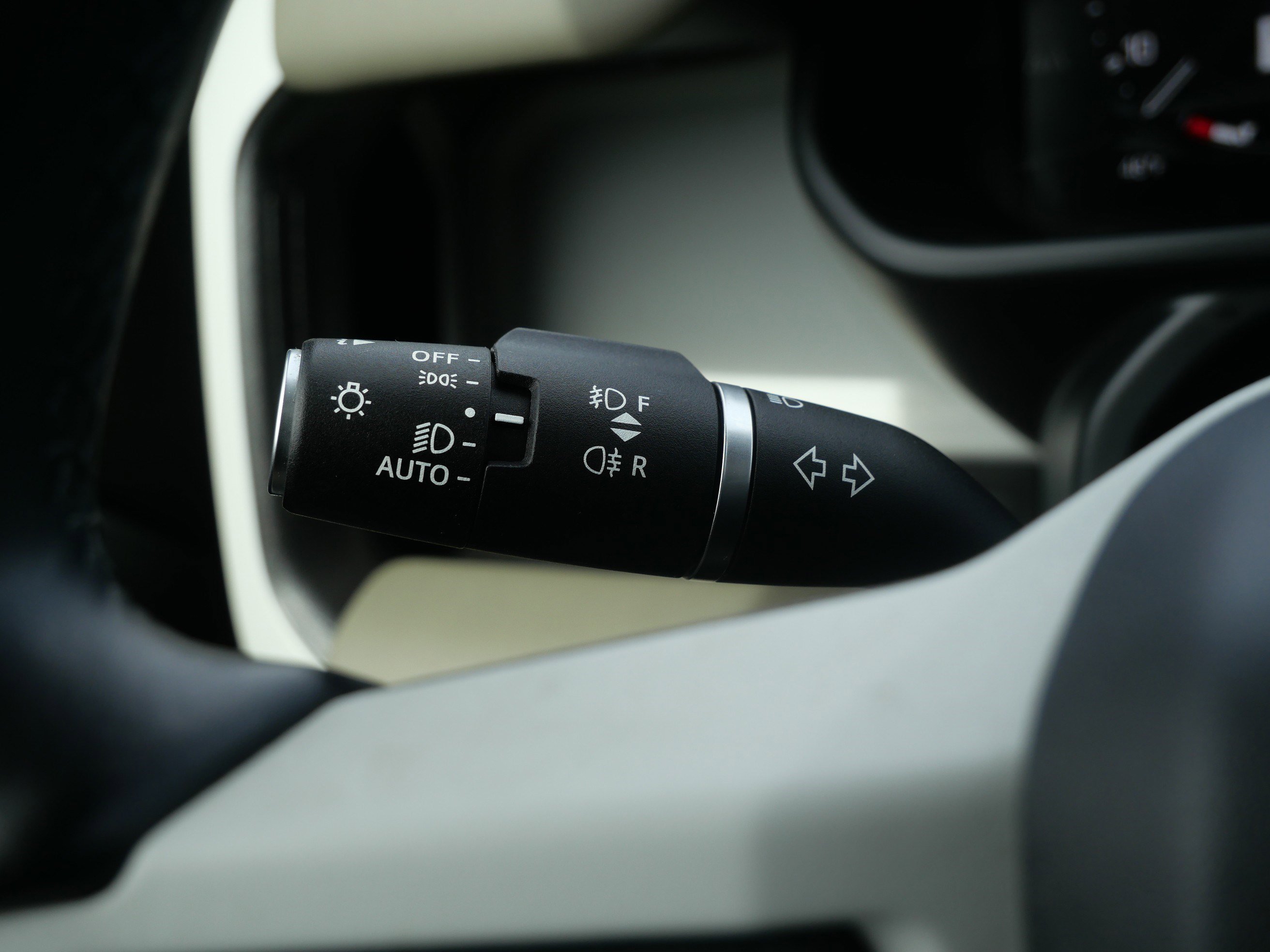 Certified 2024 Land Rover Defender 110 S AWD/4WD image 19