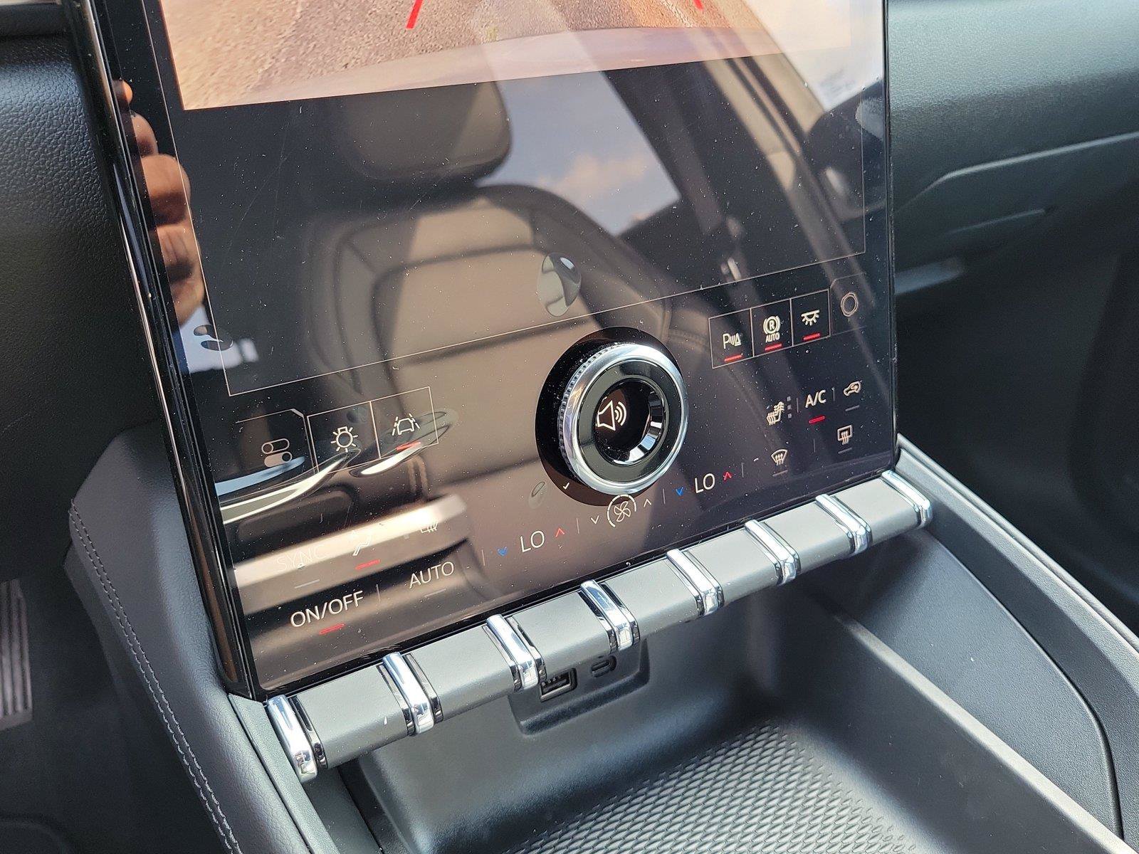 New 2027 GMC Terrain Elevation w/ Elevation Premium Package AWD/4WD image 28