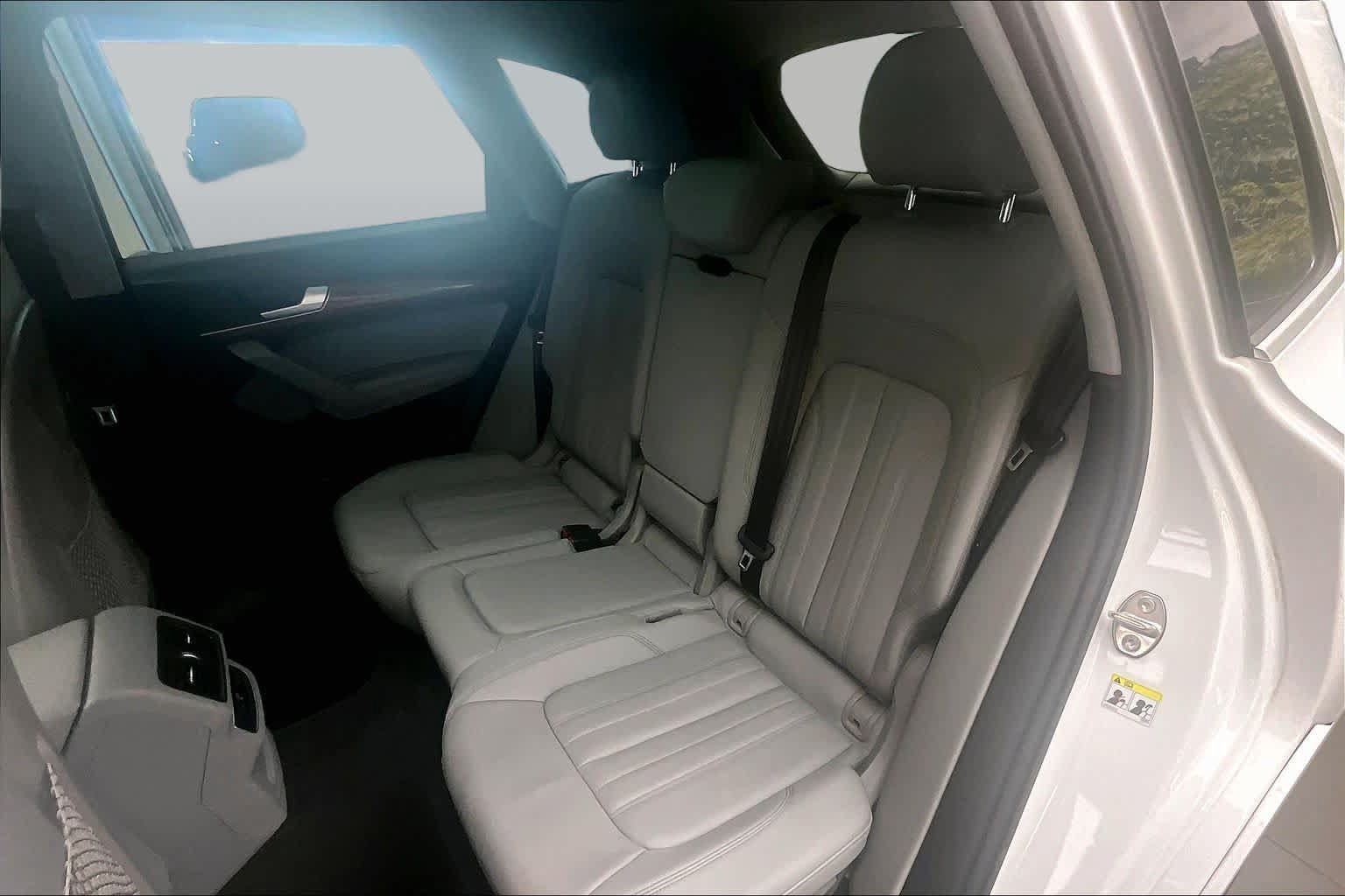 Used 2023 Audi Q5 2.0T Premium Plus w/ Premium Plus Package AWD/4WD image 21