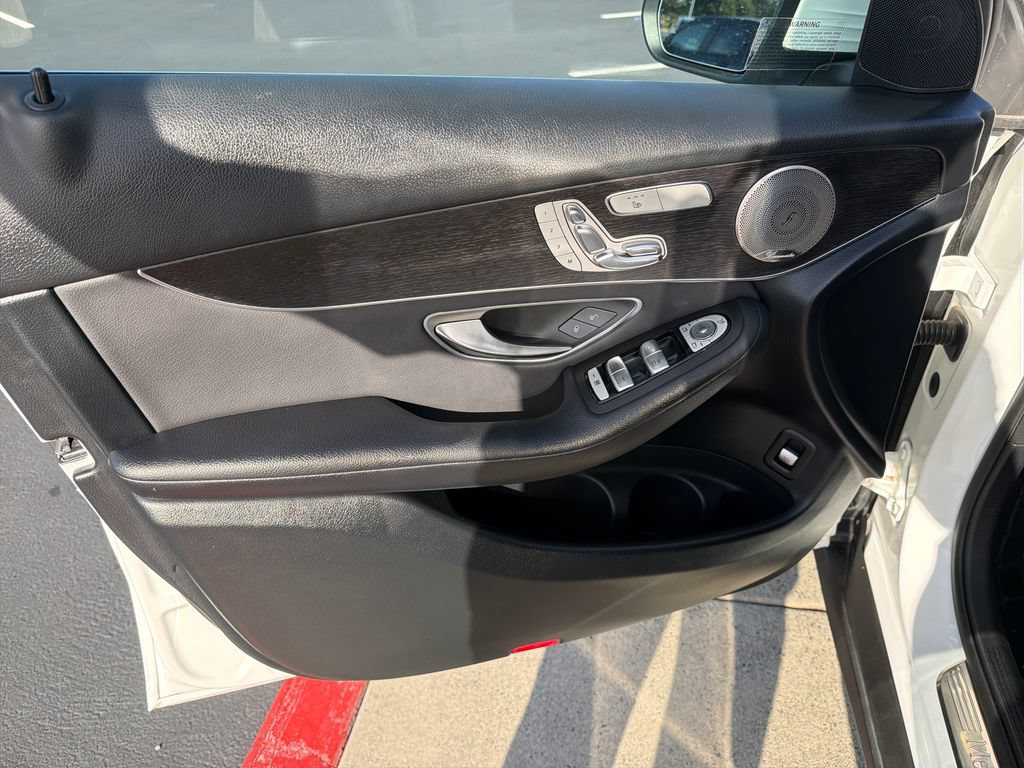 Used 2021 Mercedes-Benz GLC 300 4MATIC image 10