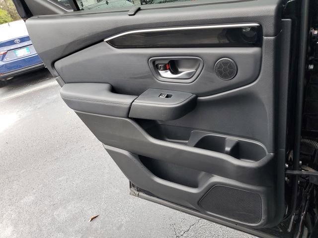 Used 2025 Honda Pilot EX-L image 13