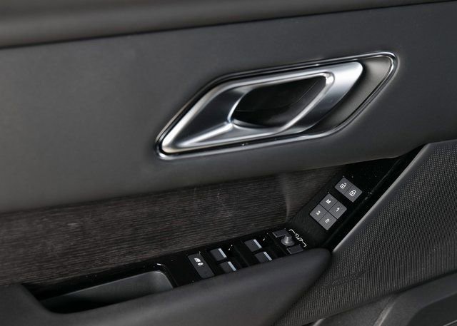 New 2026 Land Rover Range Rover Velar Dynamic SE image 21