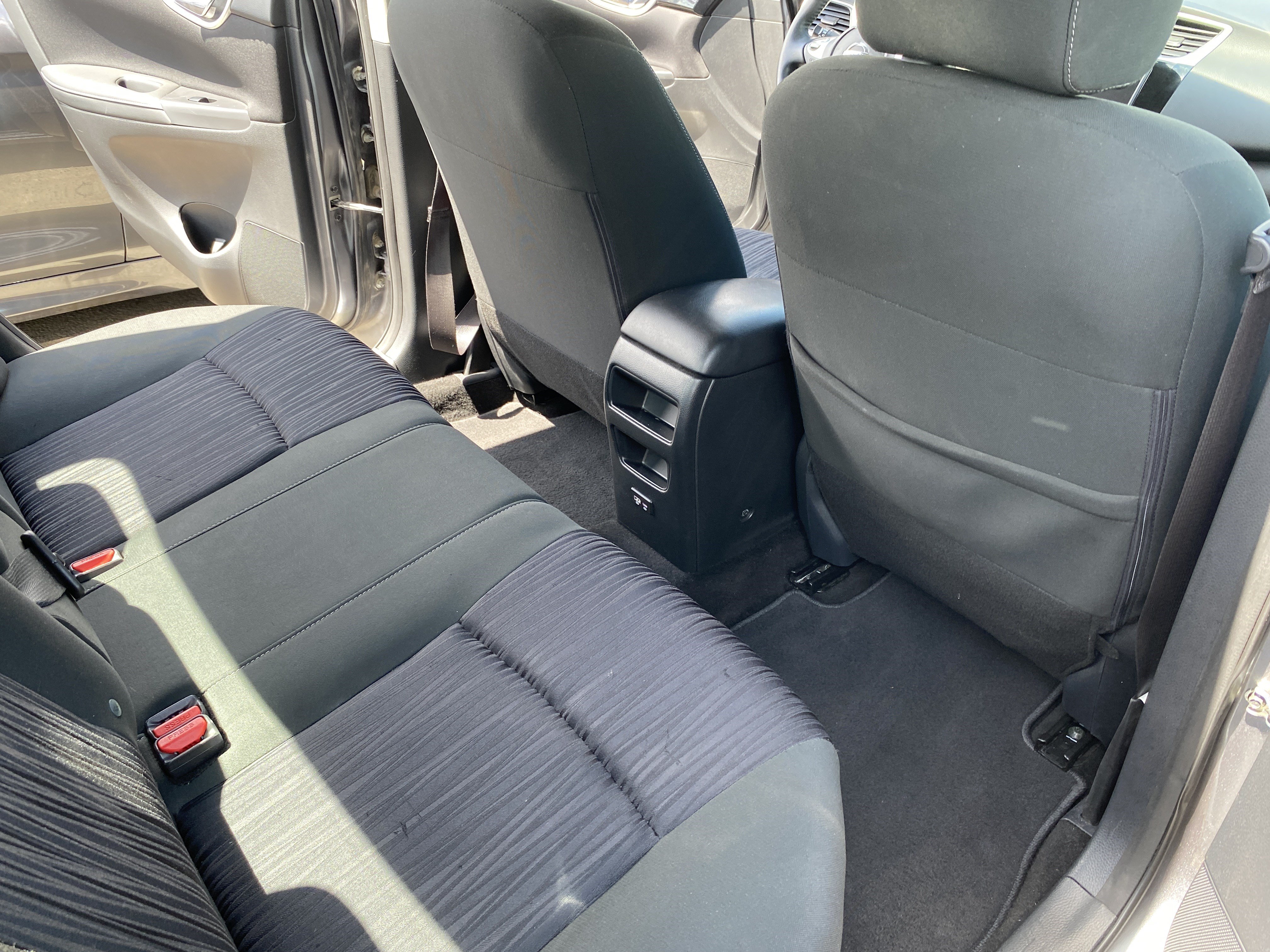 Used 2019 Nissan Sentra SV FWD image 14