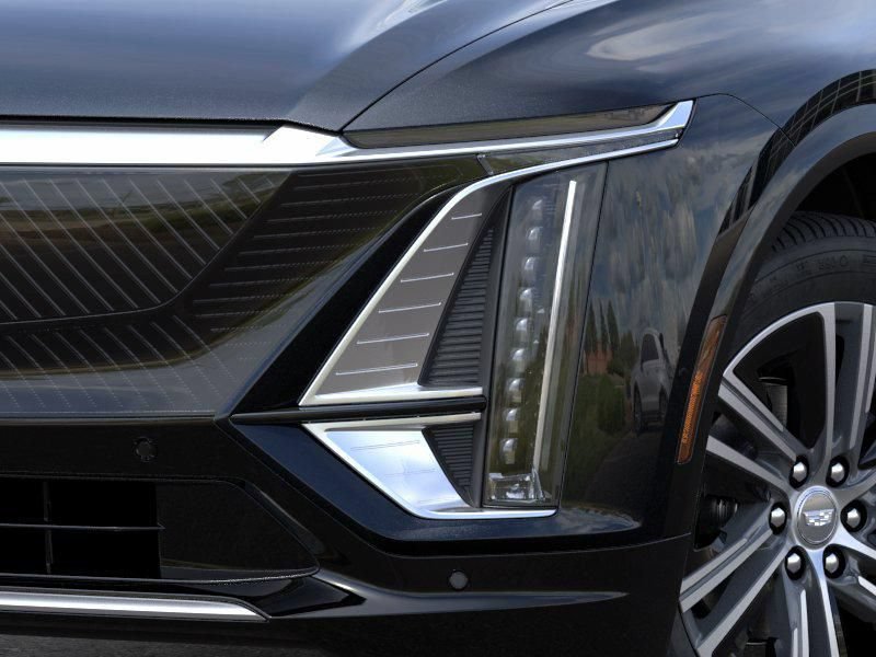 New 2026 Cadillac Lyriq Luxury w/ LPO, Floor Liner Package AWD/4WD image 10