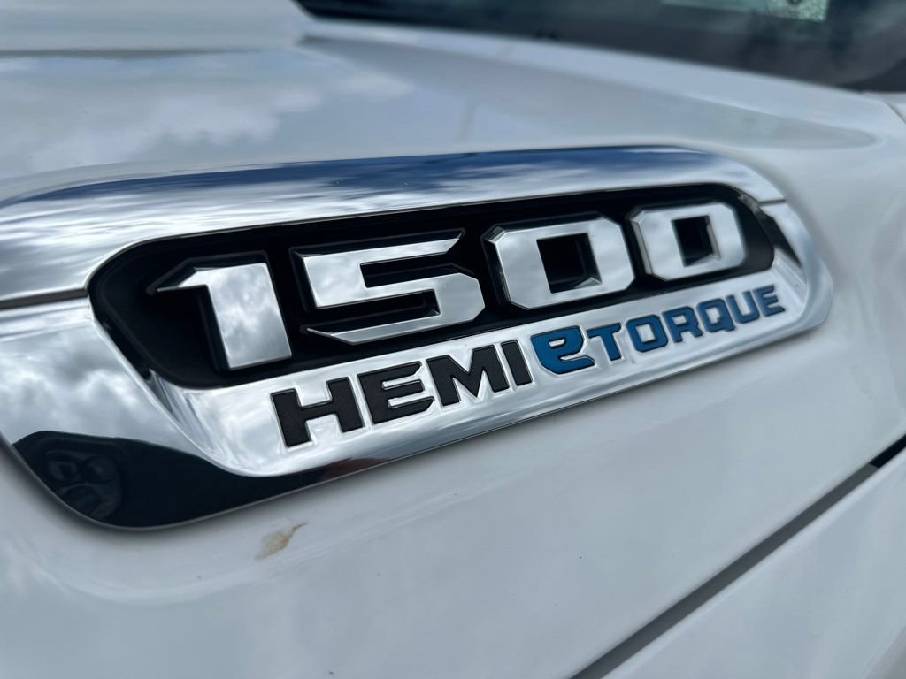 Used 2024 RAM 1500 Laramie AWD/4WD image 7