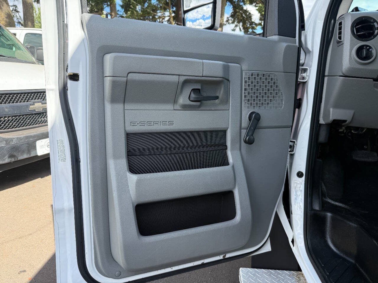 Used 2016 Ford E-450 and Econoline 450 Super Duty w/ Shuttle Bus Prep Package RWD image 38