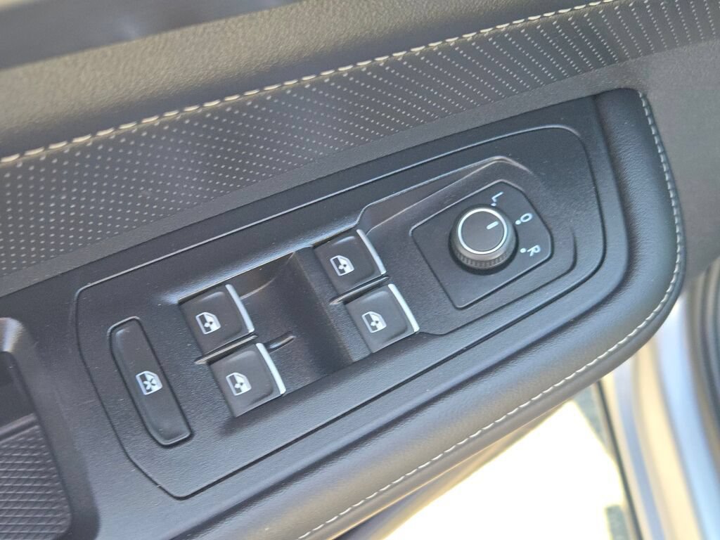Used 2024 Volkswagen Atlas Cross Sport SE w/ Panoramic Sunroof Package AWD/4WD image 29