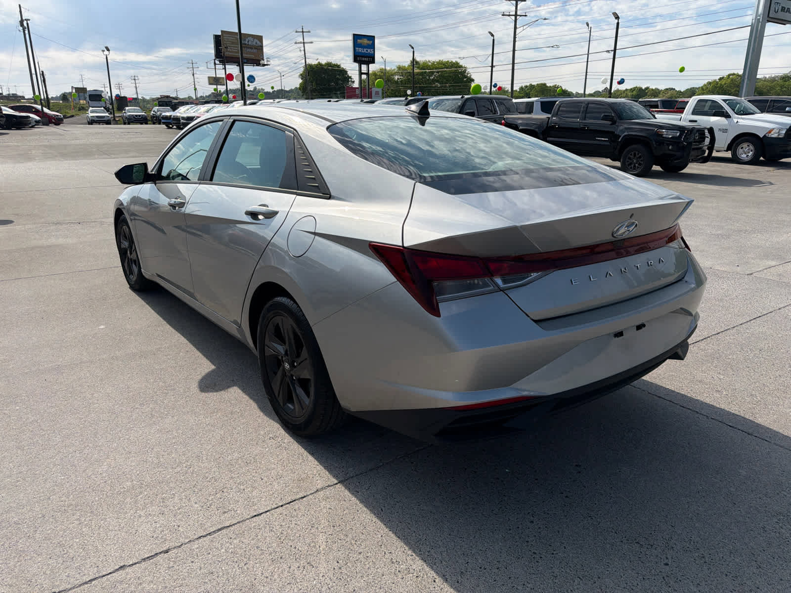 Used 2022 Hyundai Elantra SEL w/ Convenience Package FWD image 7